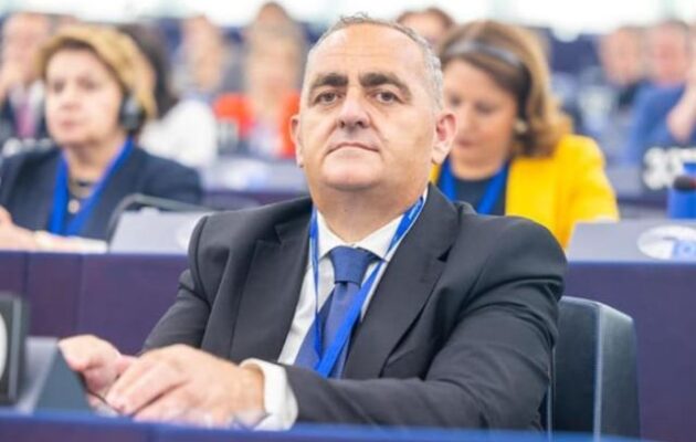 Ο Φρέντης Μπελέρης ρωτά την Κομισιόν αν προτίθεται να δημιουργήσει Ευρωπαϊκό Ταμείο για την αποζημίωση των πυρόπληκτων πολιτών