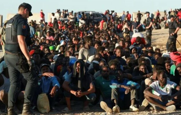 Το Μαρόκο δήλωσε ότι προειδοποίησε την Ισπανία μετά τη δικαστική απόφαση για τη μετάναστευση