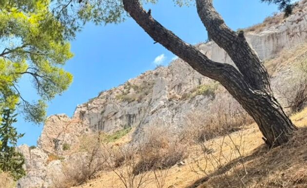 Λυκαβηττός: 57χρονη γυναίκα βρέθηκε νεκρή σε σπηλιά κοντά στους Αγίους Ισιδώρους