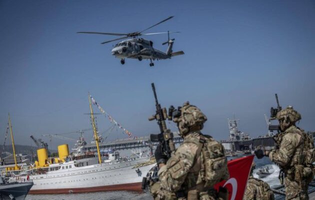 «Ασκέρι» για κλάματα: Απέναντι από τη Σάμο οι αποτυχημένοι Τούρκοι κομάντος που ΔΕΝ κατάφεραν να νικήσουν τους Κούρδους