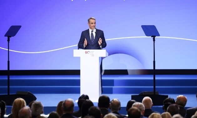 Πυρά από ΠΑΣΟΚ και ΣΥΡΙΖΑ κατά Μητσοτάκη: «Η ακρίβεια έχει καταπιεί ήδη τις εξαγγελίες της ΝΔ»