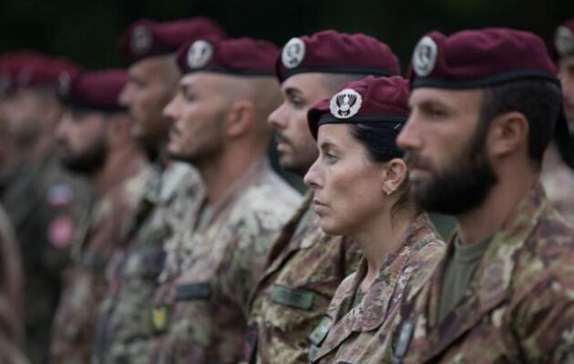 Επιπλέον 500 Ιταλοί αλεξιπτωτιστές στο Μιλάνο για την αντιμετώπιση μπαχαλάκηδων