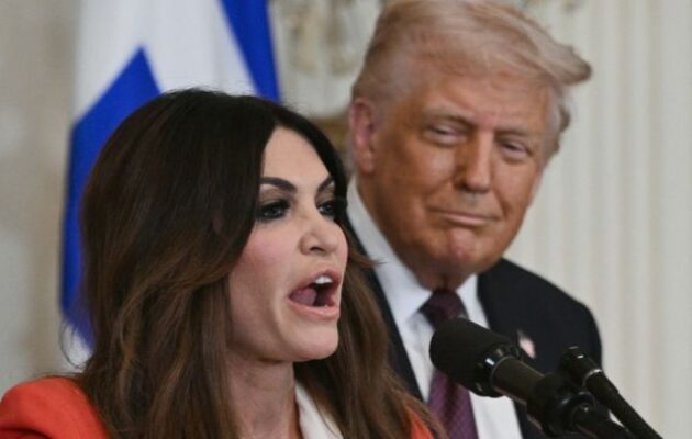 Associated Press: Ο Τραμπ δήλωσε ότι «εξετάζει» την αποπομπή της Αμερικανίδας πρέσβειρας στην Ελλάδα μετά από πληθώρα αναφορών για ανάρμοστη συμπεριφορά