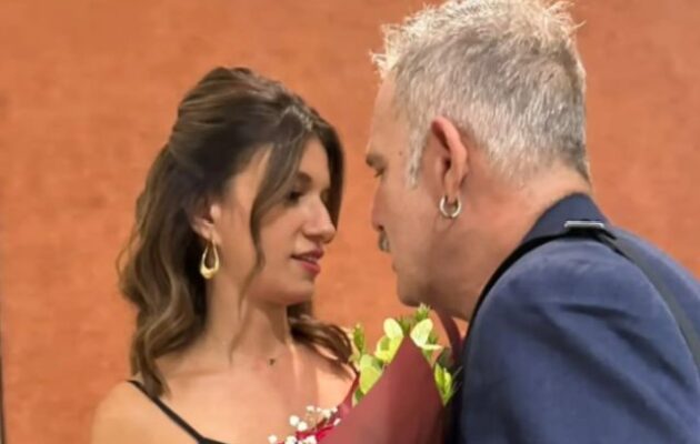 Σε σχέση ο Πασχάλης Τσαρούχας με την Κατερίνα Νοτοπούλου – Το έκανε γνωστό ο ηθοποιός