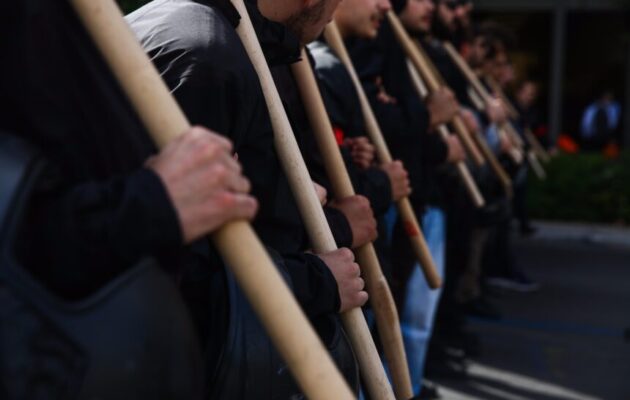 Φοιτητικό συλλαλητήριο για το κόστος σπουδών και τη στέγαση: «Κατασκηνώνουμε στο Σύνταγμα»
