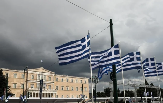 Καιρός: Σε ποιές περιοχές οι βροχές απειλούν με ματαίωση τις παρελάσεις της 28ης Οκτωβρίου