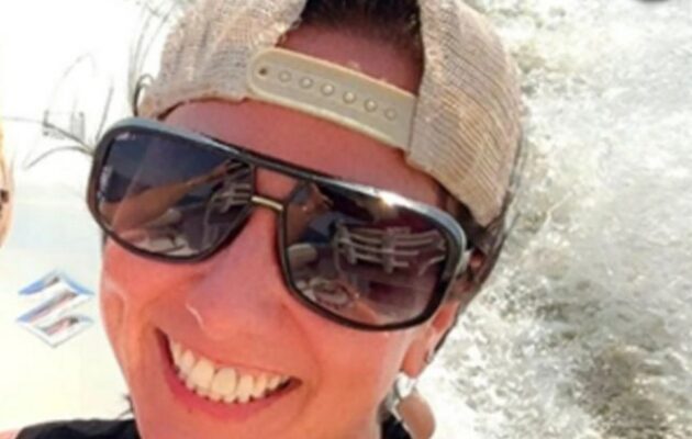 H επιβάτης Κέιτι Ίνζερ αυνανιζόταν και βόγκαγε σε βραδινή πτήση της American Airlines