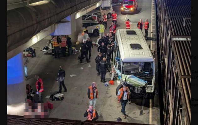 Γαλλία: Σύγκρουση τρένου με λεωφορείο στη σήραγγα της Μάγχης – Δεκαεννέα τραυματίες
